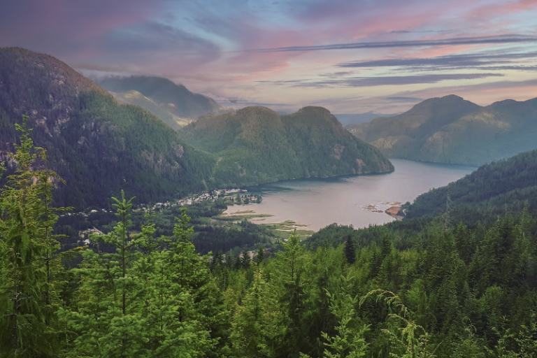 Zeballos Oceanfront Lodge Vancouver Island, BC